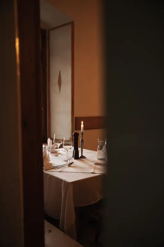 Briol — Abends im Saal