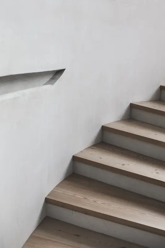 Einäugl — Treppen zu den Zimmern und somit zum Erlebnis